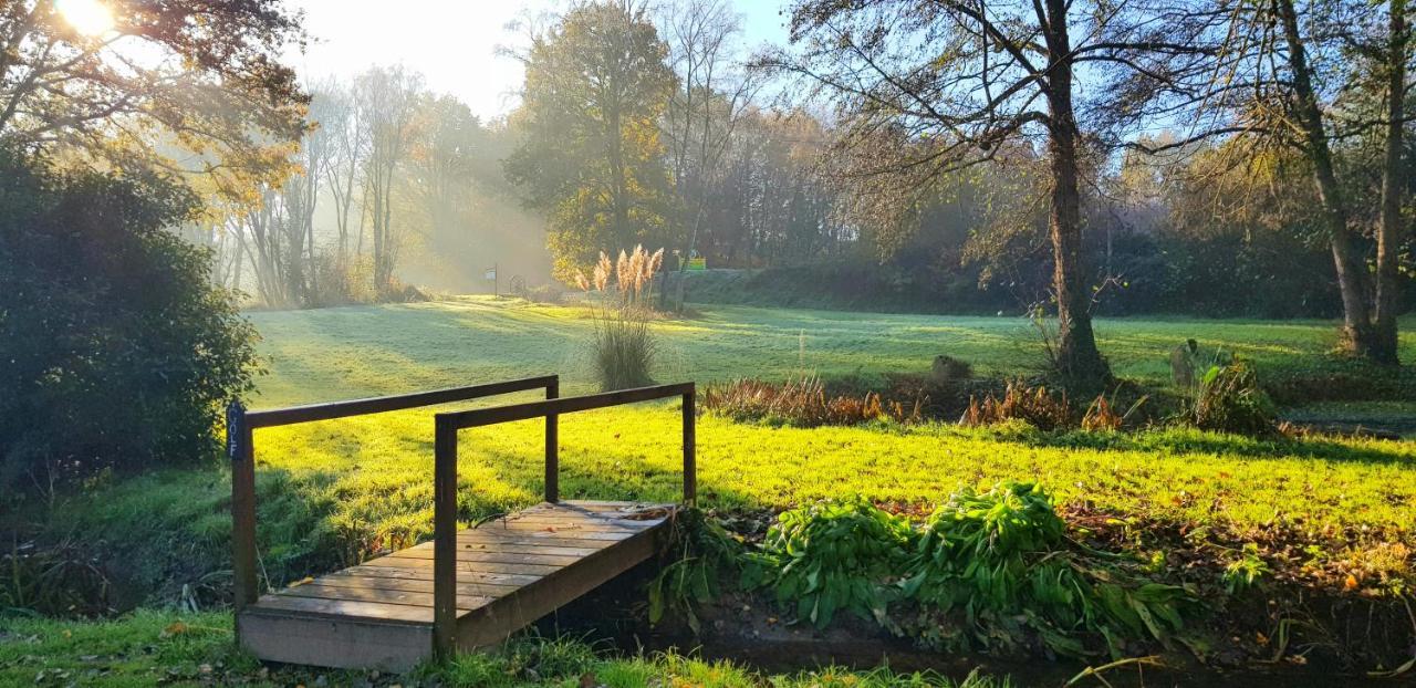 Le Vieux Moulin Gites - A Charming Stone Cottage With Garden View And Seasonal Pool Guégon Eksteriør bilde