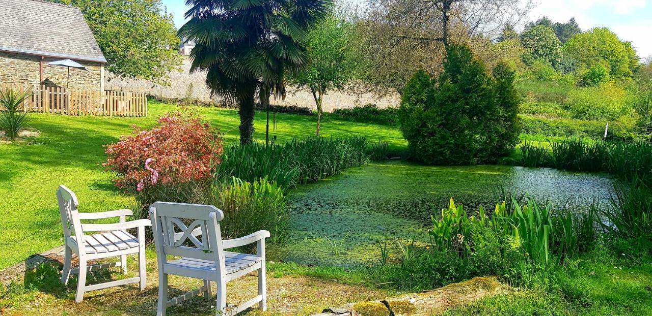 Le Vieux Moulin Gites - A Charming Stone Cottage With Garden View And Seasonal Pool Guégon Eksteriør bilde